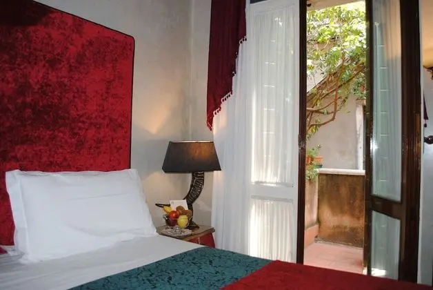 Economy Tek Büyük Yataklı Oda