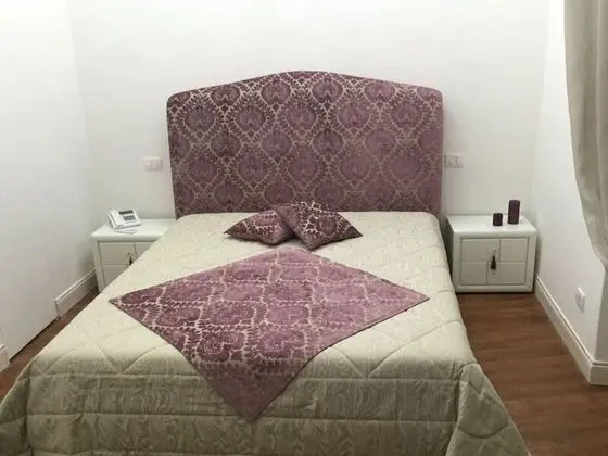 Büyük Yataklı Tek Kişilik Oda