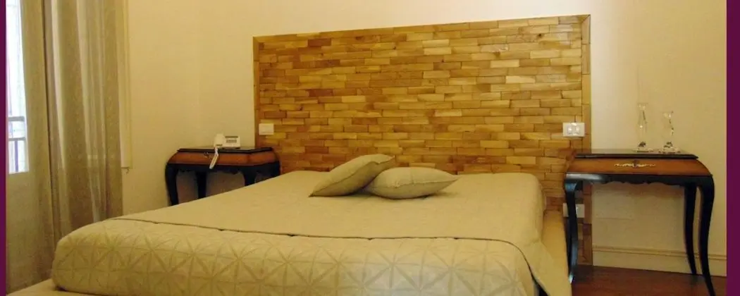 Büyük Yataklı Tek Kişilik Oda