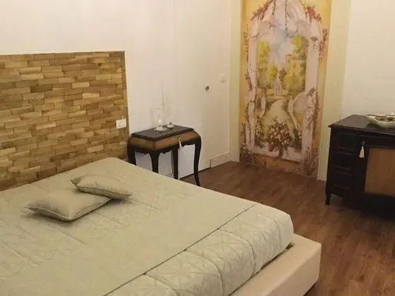 Büyük Yataklı Tek Kişilik Oda