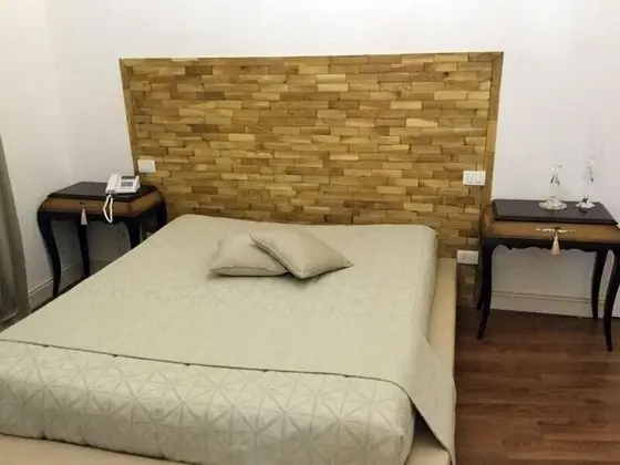 Büyük Yataklı Tek Kişilik Oda