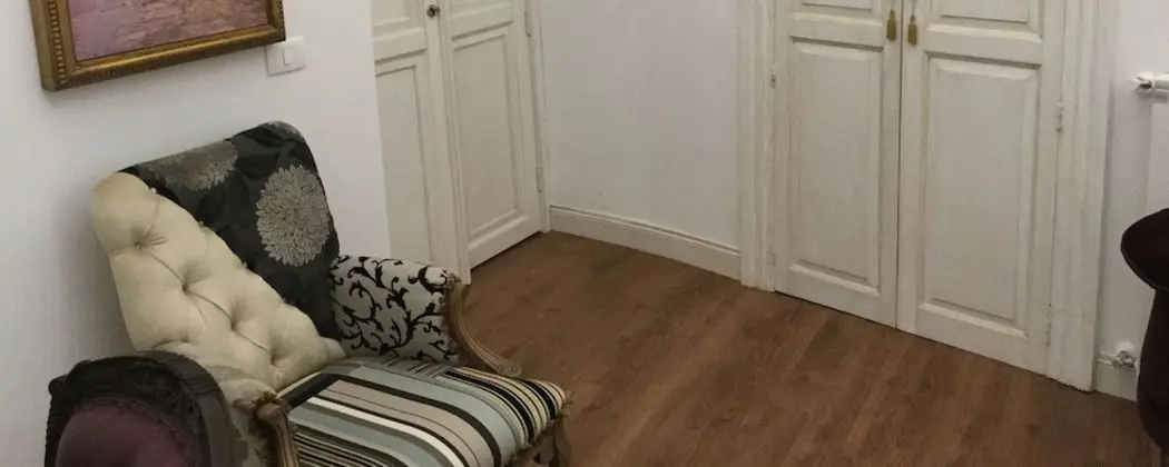 Büyük Yataklı Tek Kişilik Oda