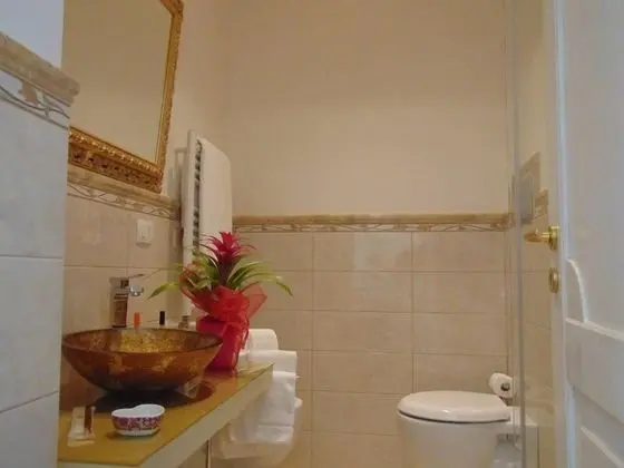 Büyük Yataklı Tek Kişilik Oda