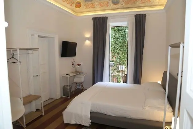 Comfort Tek Büyük Yataklı Oda, Balkon, Avlu Manzaralı (Museo)