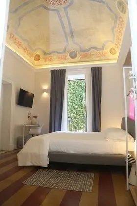 Comfort Tek Büyük Yataklı Oda, Balkon, Avlu Manzaralı (Museo)