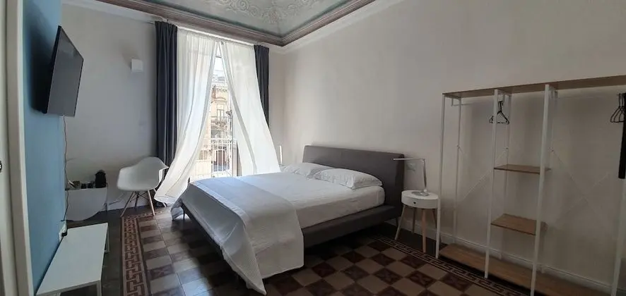 Deluxe Tek Büyük Yataklı Oda, Balkon, Şehir Manzaralı (Duomo)