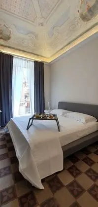 Deluxe Tek Büyük Yataklı Oda, Balkon, Şehir Manzaralı (Duomo)