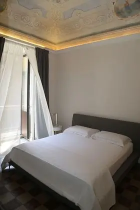 Deluxe Tek Büyük Yataklı Oda, Balkon, Şehir Manzaralı (Duomo)