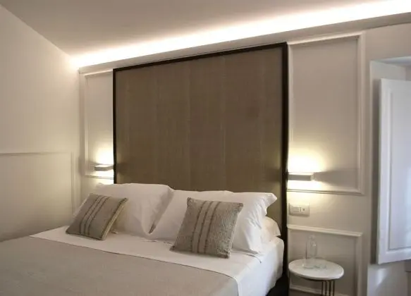 Design Tek Büyük Yataklı Oda, 1 Büyük (Queen) Boy Yatak