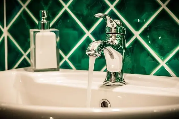 Deluxe Tek Büyük Yataklı Oda, Balkon, Şehir Manzaralı