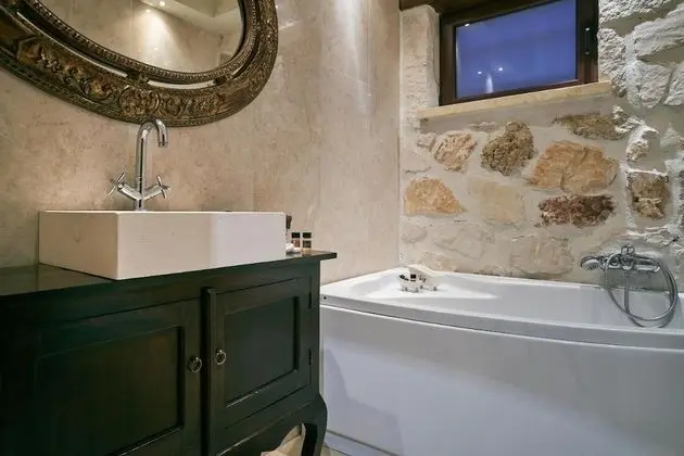 Villa, 5 Yatak Odası, Şömine
