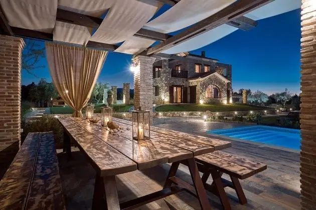 Villa, 5 Yatak Odası, Şömine