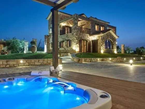 Villa, 5 Yatak Odası, Şömine