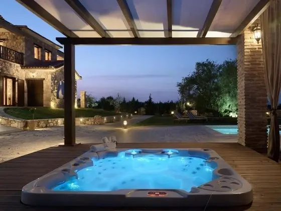 Villa, 5 Yatak Odası, Şömine
