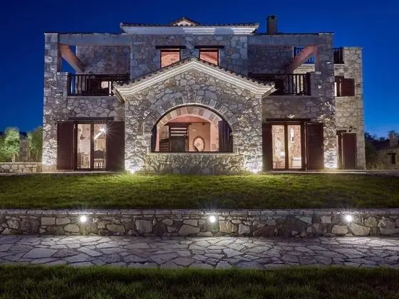 Villa, 5 Yatak Odası, Şömine