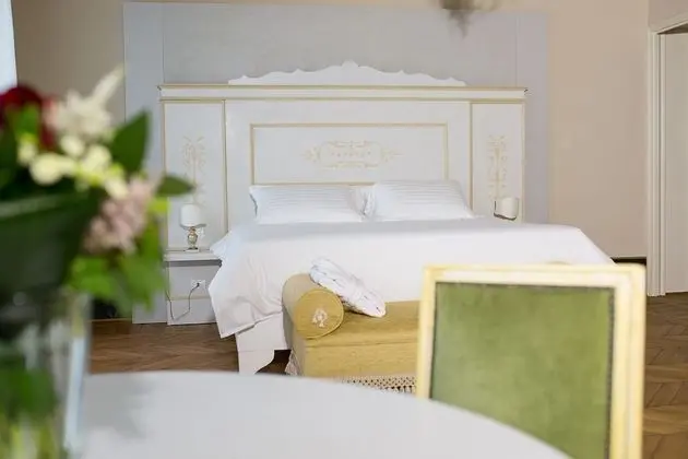 Luxury Tek Büyük Yataklı Oda