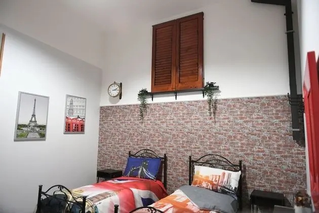 Design Tek Büyük veya İki Ayrı Yataklı Oda