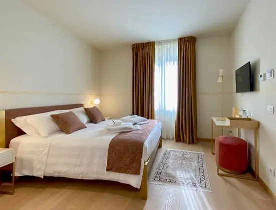 Deluxe Tek Büyük Yataklı Oda