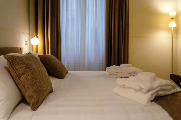 Standard Tek Büyük Yataklı Oda