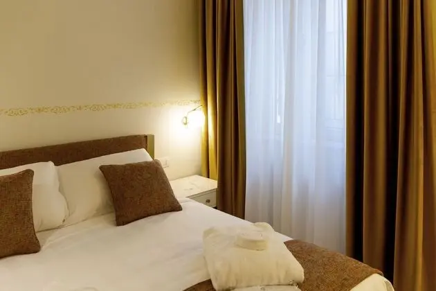 Standard Tek Büyük Yataklı Oda