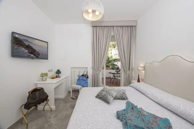 Deluxe Tek Büyük Yataklı Oda (Room 1)