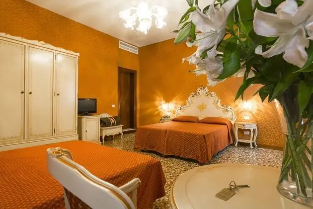 Junior Süit, Kanal Manzaralı (4 People)