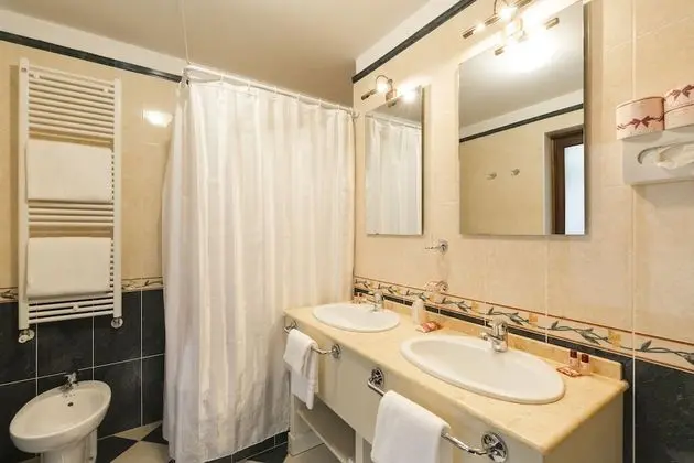 Junior Süit, Kanal Manzaralı (4 People)