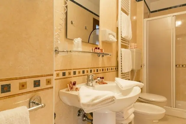 Junior Süit, Kanal Manzaralı (4 People)