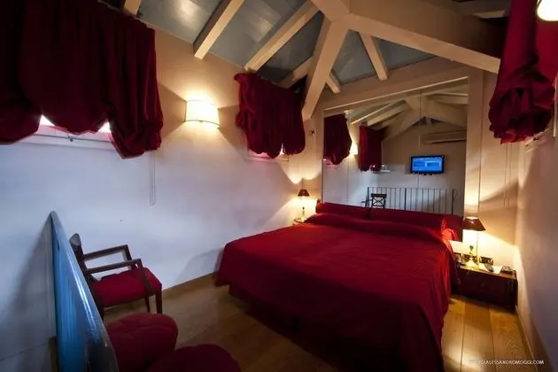 Basic Tek Büyük Yataklı Oda