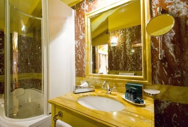 Superior Tek Büyük Yataklı Oda, 1 Büyük (Queen) Boy Yatak, Engellilere Uygun