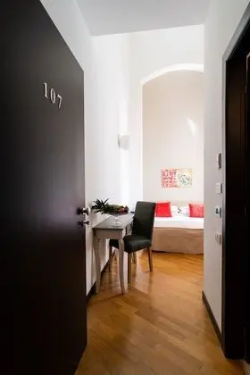 Basic Tek Büyük Yataklı Oda