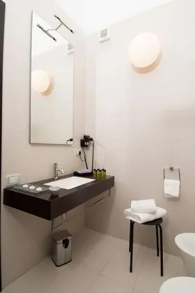 Basic Tek Büyük Yataklı Oda