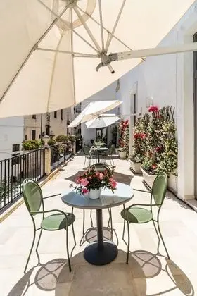 Deluxe Dört Kişilik Oda, Teras, Şehir Manzaralı