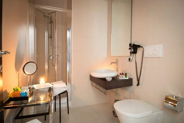 Deluxe Dört Kişilik Oda, Teras, Şehir Manzaralı