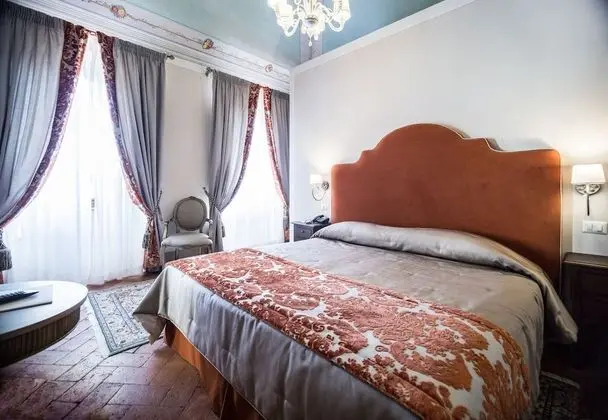 Superior Büyük Yataklı Tek Kişilik Oda