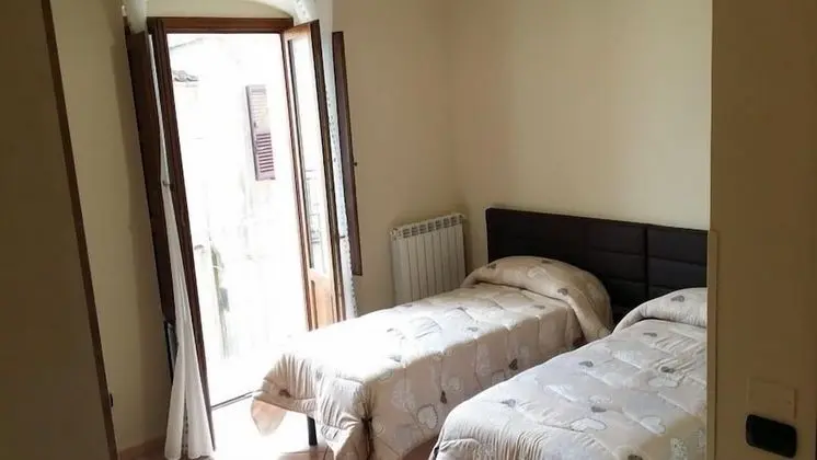 Tek Büyük veya İki Ayrı Yataklı Oda, Balkon