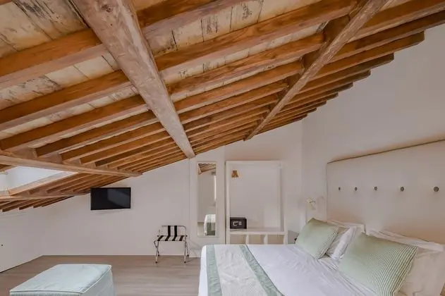 Romantic Tek Büyük Yataklı Oda (mansard)