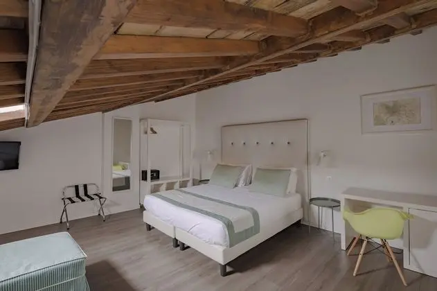 Romantic Tek Büyük Yataklı Oda (mansard)