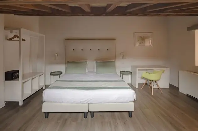 Romantic Tek Büyük Yataklı Oda (mansard)