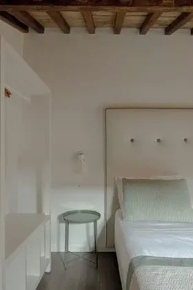 Romantic Tek Büyük Yataklı Oda (mansard)