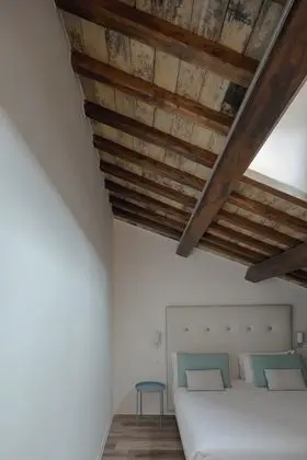 Romantic Tek Büyük Yataklı Oda (mansard)