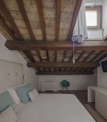 Romantic Tek Büyük Yataklı Oda (mansard)