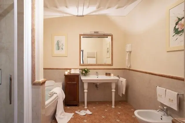 Royal Tek Büyük Yataklı Oda, Sıcak Su Havuzu