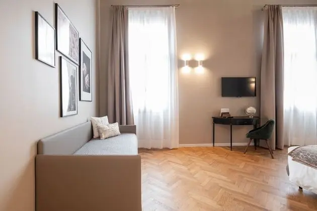 Junior Stüdyo Süit