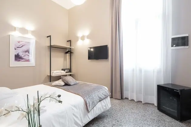 Standard Tek Büyük Yataklı Oda, Kanal Manzaralı