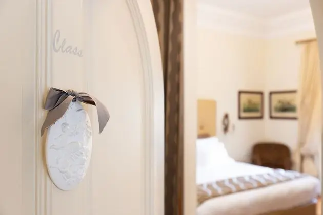Deluxe Tek Büyük Yataklı Oda (French Balcony)