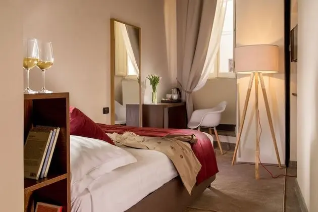 Büyük Yataklı Tek Kişilik Oda