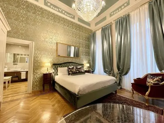 Luxury Tek Büyük Yataklı Oda