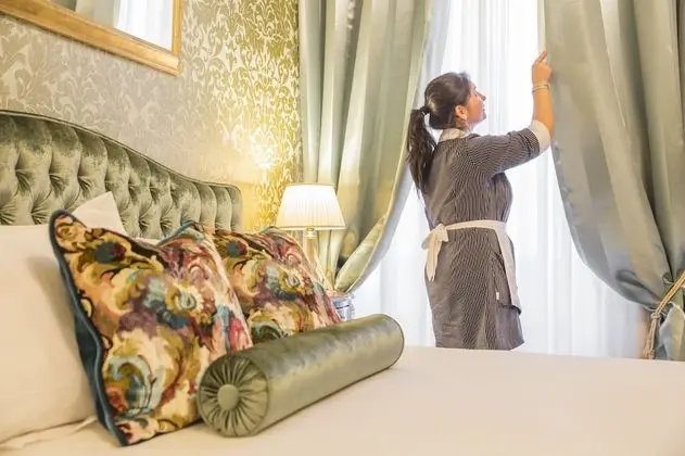 Luxury Tek Büyük Yataklı Oda