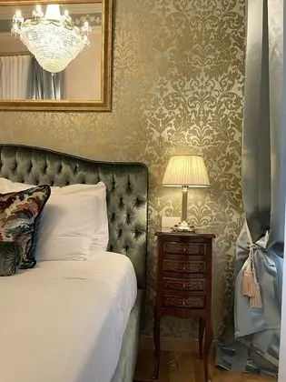 Luxury Tek Büyük Yataklı Oda